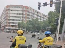 好奇，普通外卖员，每个月能收入多少钱？