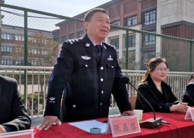 高贤乡第一初级中学开展法制安全教育报告会